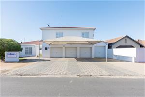 Spacious Family Home with Dual Living Potential and Modern Features