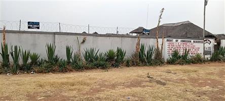 Guesthouse+and+pools+for+sale+in+slovo+gardens+wintervelt+