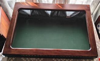2 x Display Cases with lightfittings