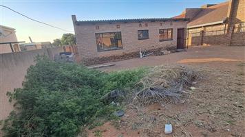 House For Sale in Soshanguve R