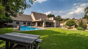 House For Sale in Lakefield