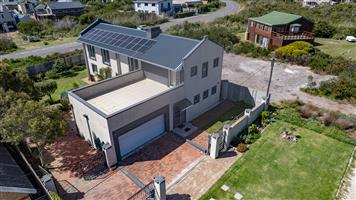 Solid Property in Pringle Bay Village – A Secure Home with Space and Light