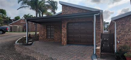 Beautiful, neat-as-a-pin face brick unit—just move in and enjoy!