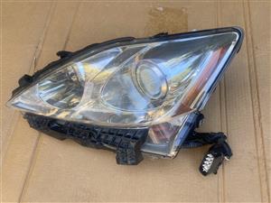 2010 LEXUS IS250 XENON HEADLIGHT LEFT SIDE FOR SALE. IN EXCELLENT CONDITION