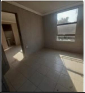 1 bedroom, 1 Bathroom ensuite, 1 kitchen and sitting area. safe parking