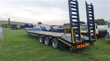 2020 UBT Tri Axle Stepdeck lowbed with ramps and winch
