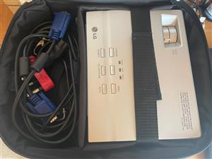 LG DX325 DLP Portable Projector