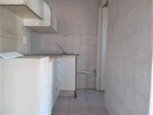 Spacious Bachelor Flat to Let – Oxford Road, Kensington, jhb