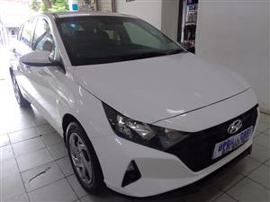 2022 HYUNDAI I20 1.2 FLUID MANUAL WHITE COLOR REVERSE CAMERA PDC SENSORS SERVICE BOOK