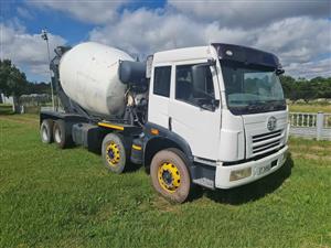 2014 FAW 33-330 Twinsteer 8 cube Concrete Mixer