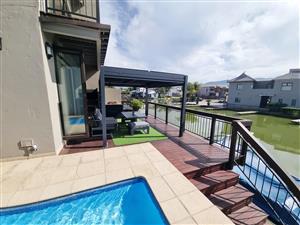 Charming 3-Bedroom Home with Breathtaking Views in The Islands, Hartbeespoort