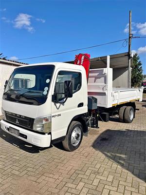 2013 Fuso 7-136 tipper front mounted crane
