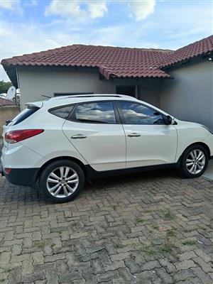 Hyundai ix35 2.0 2010 model . Petrol