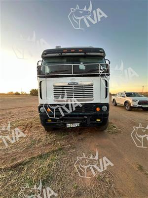 2006 Freightliner horse