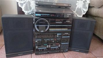Hi-Fi Sound system with record player and disc player