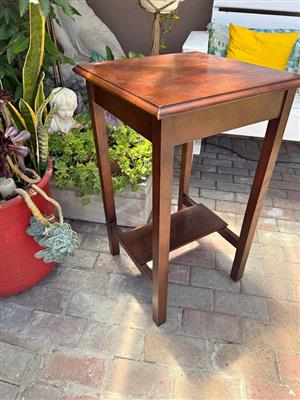 Mahogany side table or plant stand with lower shelve