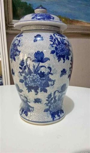 Elegant Design LOVELY  GINGER JAR  Valentine's gift  idea. CRESTA RANDBURG  w/app