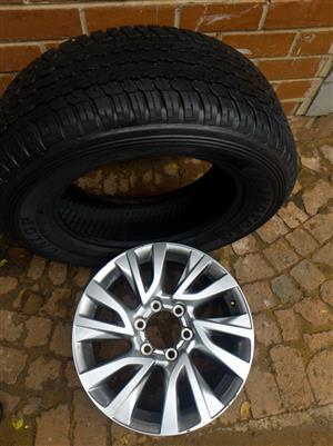 Toyota Fortuner/Prado 18''OEM mag,with used 265/60/18 tyre  to use fo