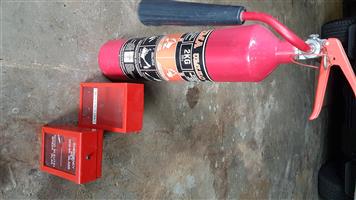 2 Kg co 2 Fire extinguisher including 2 x Security key boxes 