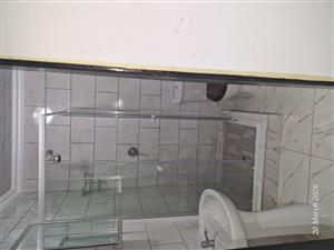 Bachelor Room to Rent