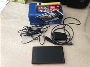 For sale Nokia Lumia 820 witheverything R1500 IPHONE SE  WITH EVERYTHING R3500