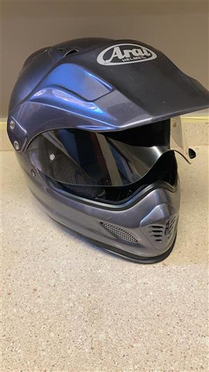Arai Tour X3 Helmet(Large)