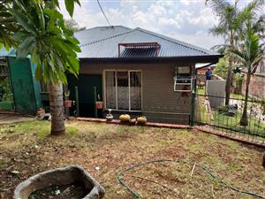 3 Bedroom House with 2 flats for sale in Kwaggasrand