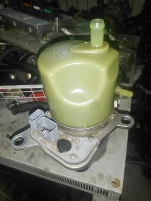 VOLVO S40 T5 2005 STEERING PUMP FOR SALE (DELIVERY AVAILABLE NATION WIDE)
