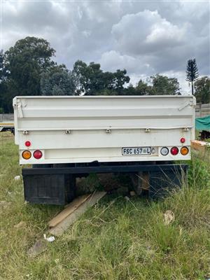 Truck trailer, 8 meters, legs missing only