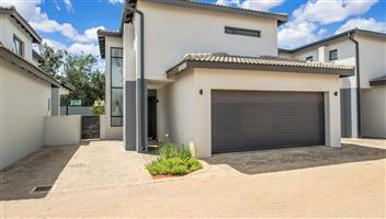 Stunning 4 Bedroom Home, 3,5 Bathroom with Double Garage for Sale