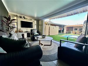 Contemporary 3-Bedroom Home with Entertainer’s Backyard & Sunlit Living Spaces