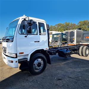 4 x 2015 Nissan UD 90 chassis-cabs
