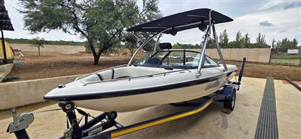 Malibu Response LX Competition Boat