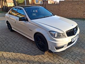Mercedes benz C200 cgi 2013