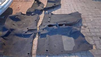 Clio 1 carpet set