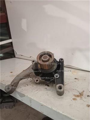 2.0 Jeep Cherokee Kj Used Water Pump 