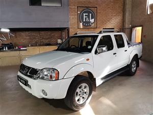 2017 Nissan NP300 Hardbody 2.4 Double Cab - extremely clean 