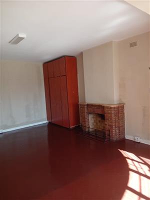 Bedroom to rent in Observatory
