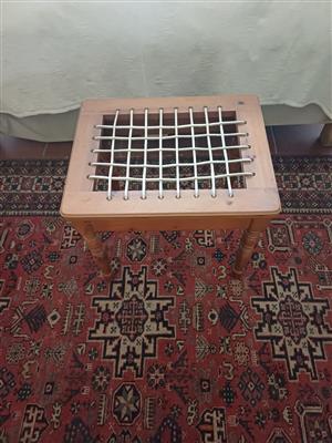 Oregon pine riempies seat