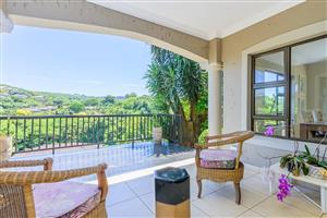 Townhouse For Sale in La Lucia