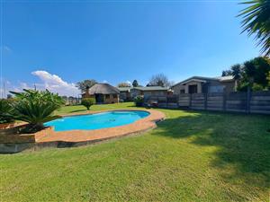 House For Sale in Van Dyk Park