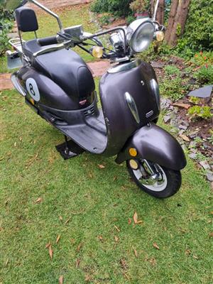 2014 Gomoto Yesterday - 150cc Scooter - R8,500