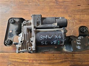 BMW x6 5.0 L 2102 model air suspension pump