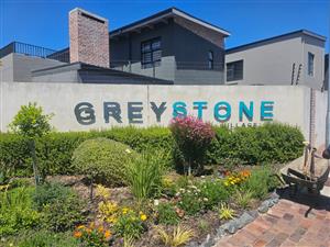 Stunning 3-bedroom duplex  – modern living with style and convenience awaits you