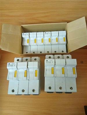 Din rail 3p fuse holder