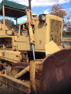 IH TD25C engine and radiator for sale