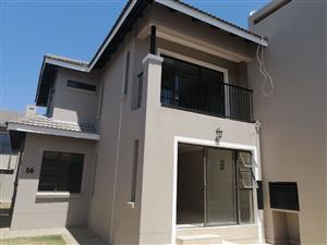 Townhouse For Sale in Shellyvale