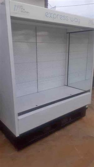 Beverage and vegetables display