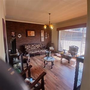 3 Bedroom face brick family home for Sale –Heidelberg, Bergsig, Gauteng R1 100 000