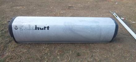 Solahart.. 500 L Solar geyser Complete with panels and bracket